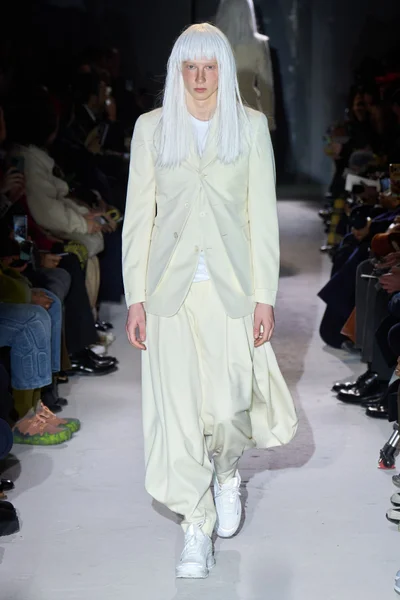 Look 2
